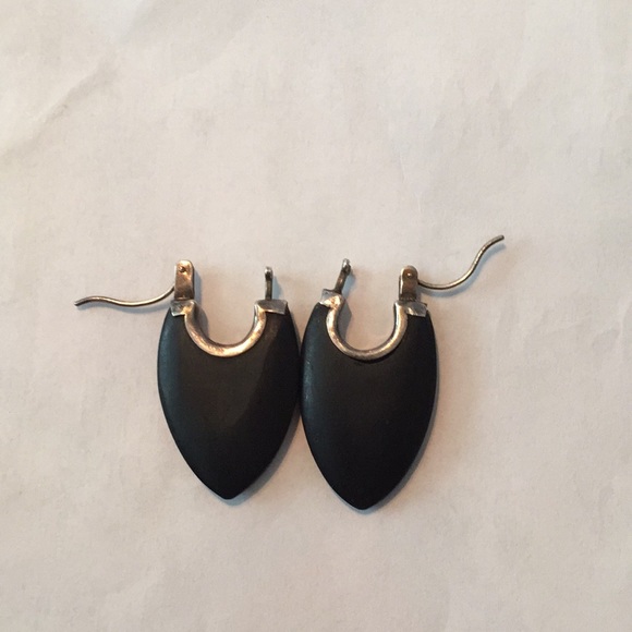 Earrings - Picture 2 of 4